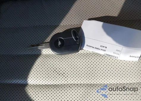 2014 Ford Mustang V6 Premium z USA, uszkodzony, nr VIN 1ZVBP8EM2E5331071